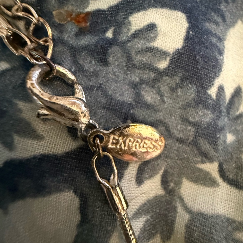 Express Gold Necklace - Picture 4 of 4